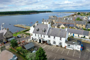  Crown and Anchor Inn  Финдхорн